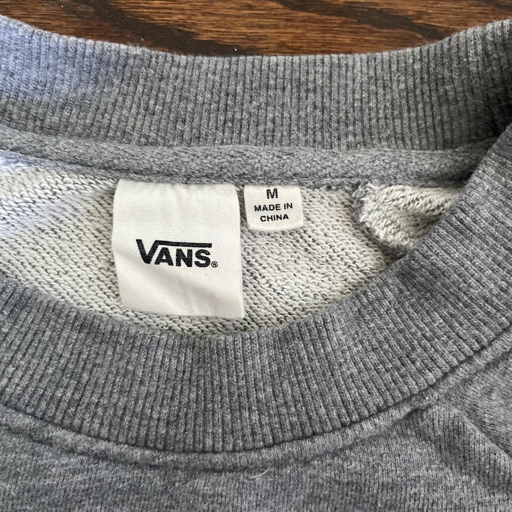 Vans Sweatshirt Women's Med Gray Crew Neck "I Love My Vans" Cropped‎ Sweatshirt - Picture 2 of 7